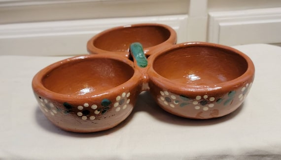 Mexican Clay Salsa Bowl 3 in 1 Taza De Barro Para Salsa Tres En Una Clay  Organizer Clay Decor 