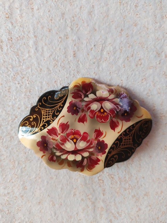 Vintage Hand Painted Russian Lacquer Brooch / Flow