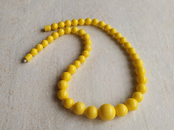 Yellow White Plastic Beaded Vintage Necklace | Yel