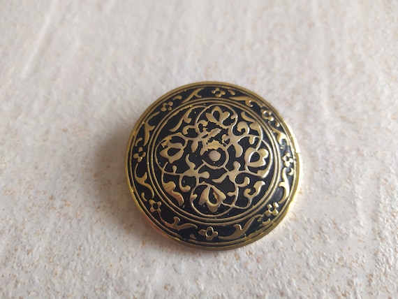 Vintage Black Gold Round Brooch | Faux Damascene B