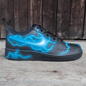 Nike Air Force 1 ( AF1 ) "Blue Lightning" ( Cartoon - Drip - Logo - Eigenkreationen sind auch möglich )