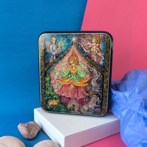 Russian lacquer box: Cinderella. Gorgeous miniature painting in Fedoskino style. Outstanding lacquered trinket box. Elegant jewelry box