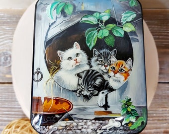 Hand-painted Lacquer box "Kittens" Miniature painting Beautiful work Jewelry box Mother-of-pearl made of Papier-mache Art gift Fedoskino