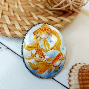 Handmade brooches for women with Lucky Goldfish: hand painted mother of pearl brooch with Guppy fish, elegant shell handmade Goldfıshes pin