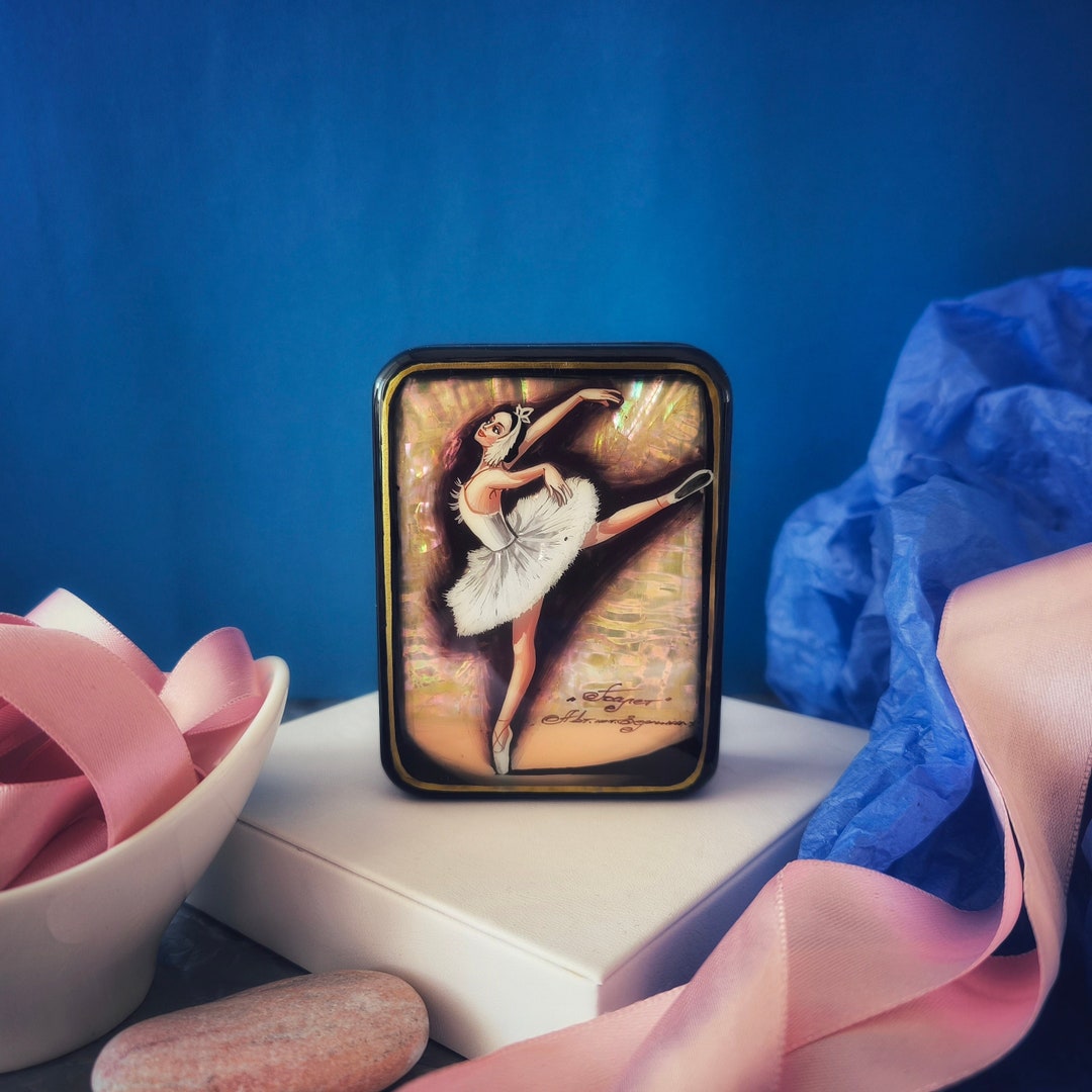 Russian Lacquer Box: Dancing Ballerina Painted in Fedoskino Style on ...