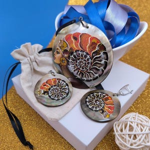Handmade jewelry set: Queen Ammonite the Ocean mistress on pearl necklace and bohemian earrings. Painted lacquer shell for fantasy lover image 9