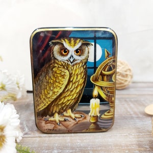 Jewelry lacquer box: Wisdom owl on writing desk • Handmade keepsake box for teacher • Original casket box with wizard bird for jewelry