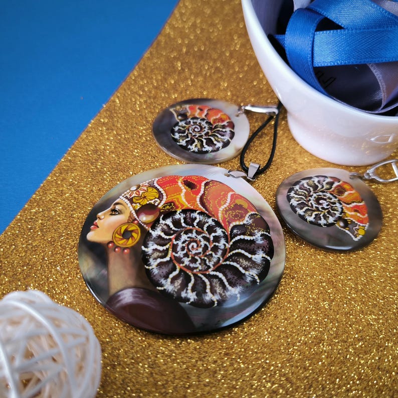 Handmade jewelry set: Queen Ammonite the Ocean mistress on pearl necklace and bohemian earrings. Painted lacquer shell for fantasy lover image 7