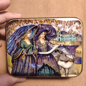 Beautiful Lacquer Box "Two lady in the hat", Hand painted miniature painting jewelry box Mother of pearl Papier mache Art gift Fedoskino