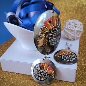Handmade jewelry set: Queen Ammonite the Ocean mistress on pearl necklace and bohemian earrings. Painted lacquer shell for fantasy lover image 5
