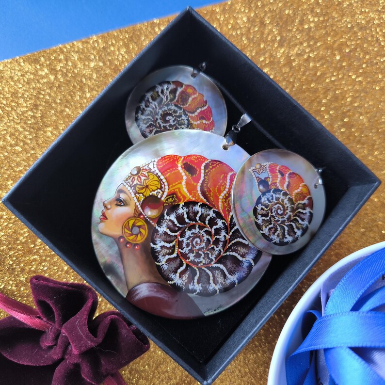 Handmade jewelry set: Queen Ammonite the Ocean mistress on pearl necklace and bohemian earrings. Painted lacquer shell for fantasy lover image 10
