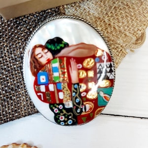 Brooches for woman: Embrace by Klimt. Beautiful passion love. Hugs and kisses. Statement brooch. Dainty red pin. Unique gift for lovers.