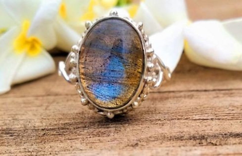 Details about Handmade Natural Labradorite Oval Shape 925 Sterling Silver Ring Gift RS-1319 Details about Handmade Natural Labradorite Oval Shape 925 Sterling Silver Ring Gift RS-1319