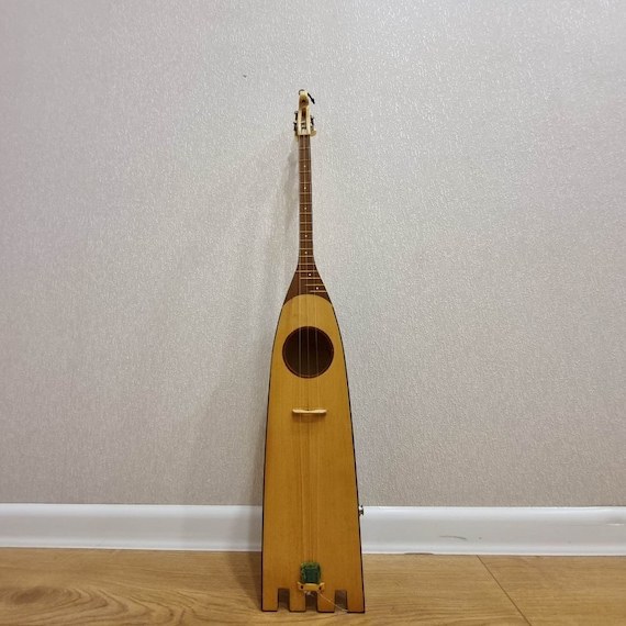 手作りのチェチェン・ポンダル：民族弦楽器 - Etsy 日本