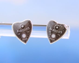 Pendientes de botón con forma de tabla Ouija negra: joyería gótica de brujas