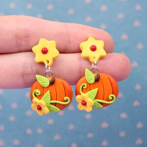 Halloween Pumpkin Earrings, Fall Harvest Jewelry, Thanksgiving Earrings, Autumn Earrings, Fall Floral Pumpkin Earrings, Autumn Flower Studs