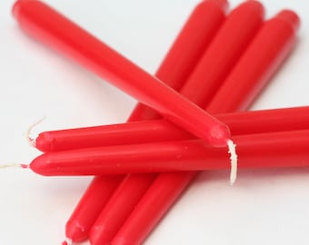 Red Taper Candles / Dinner Candles / Pack of 6 / 25cm long / Unscented / Non-drip.