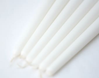 White Taper Candles / Dinner Candles / Pack of 6 / 25cm long / Unscented / Non-drip.