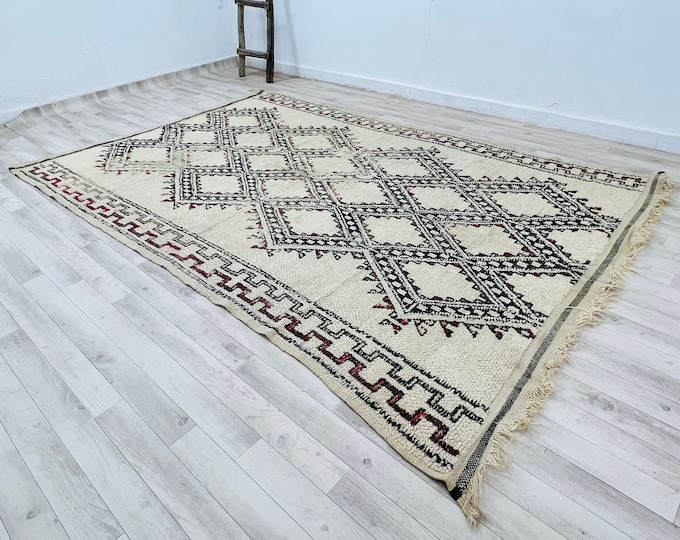 Aicha Rug-VINTAGE Berber Rug-Moroccan Abstract Rug-Bohemian Wool Rug-Organic rug 8.8 x 5.7FT