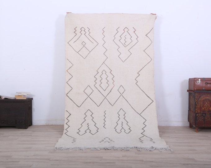 White kilim rug,Traditional design carpet,Handmade wool rug,old patterns kilim 7.8ft x 4.5ft