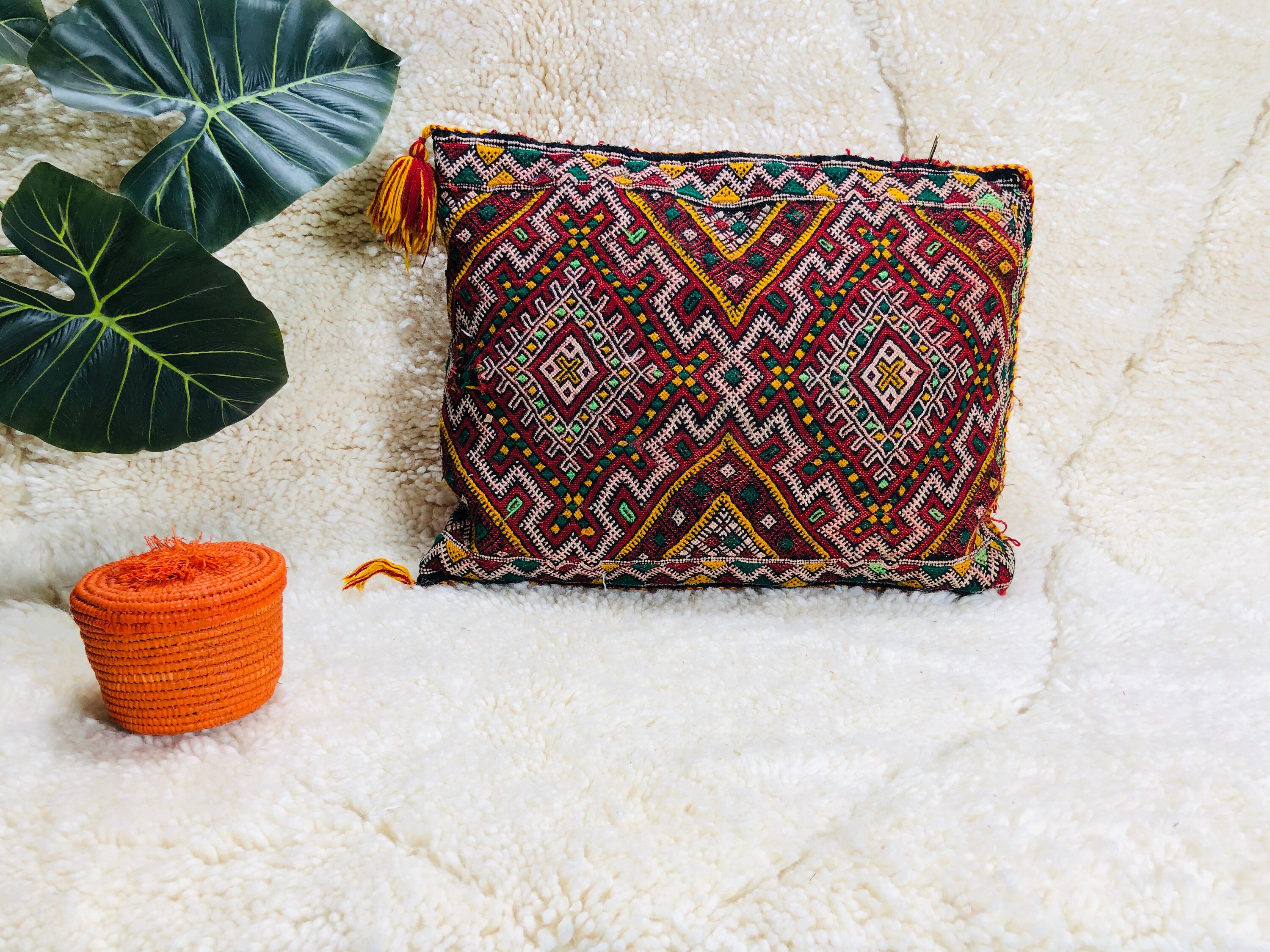 Pillow, Moroccan Pillow Covers , 40% Off Pillow Decorative For Bed, Rug Pillow, Cushion 17x13 Inch.f