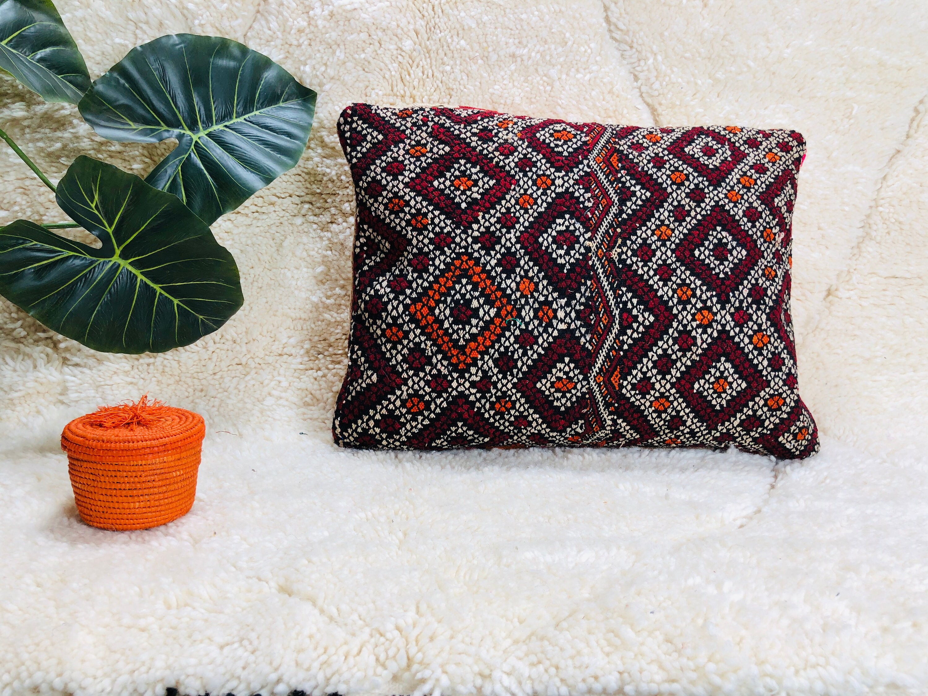 Pillow, Moroccan Pillow Covers , 40% Off Pillow Decorative For Bed, Rug Pillow, Cushion 20x14 Inch.f