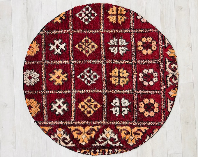 Stunning Round Rug 2.7 x 2.7 FT,Moroccan Rug,Boho Rug,Tribal Vintage Rug