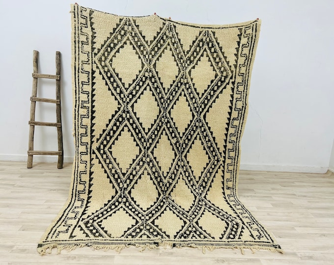 Moroccan Rug,abstract vintage rug, Berber Rug,Tribal Carpet 7.6FT x 5.6 FT