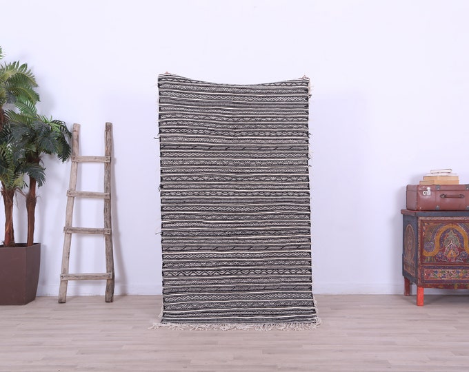 Moroccan Kilim Rug,Flat woven berber rug,genuine kilim rug 5.5 x 3.2 FT