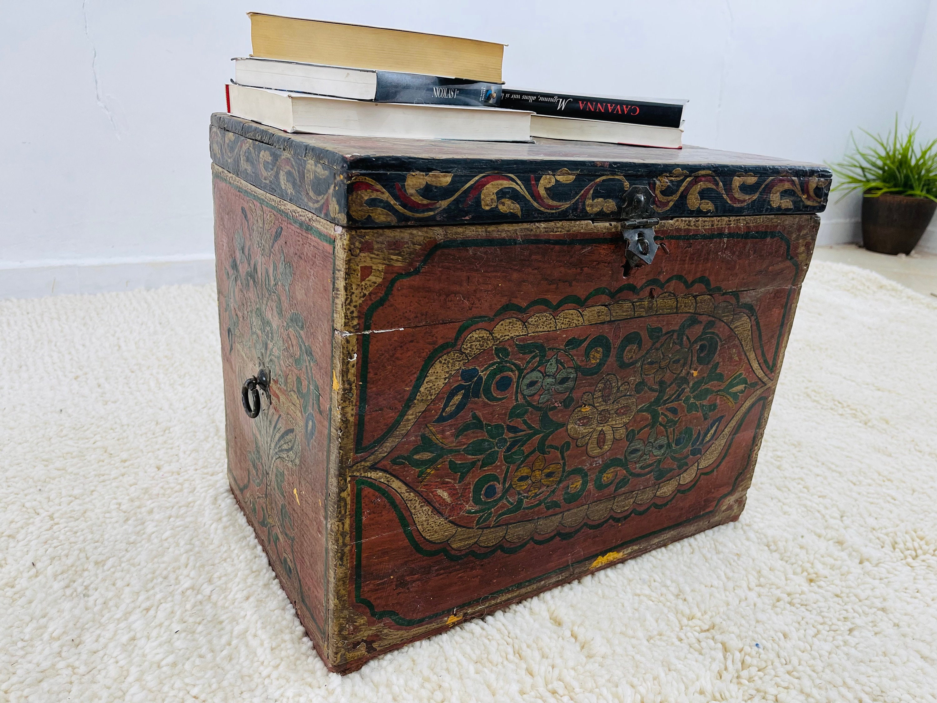 Fantastic Vintage Treasure Chest Wooden Trunk Fine Box Berber Design Furniture 18.8 X 13 15.3