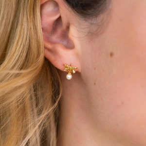 Sierlijke Parel Stud Oorbellen Goud Sterling Zilver Tiny Bow Parel Studs, Gouden Parel Oorbellen, Cadeau voor haar