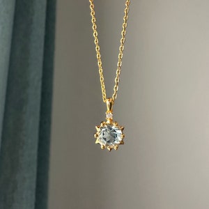 Collana in oro con acquamarina, ciondolo in oro con pietra portafortuna in acquamarina, delicata collana a forma di stella in oro, regalo di compleanno di marzo, regalo per la festa della mamma