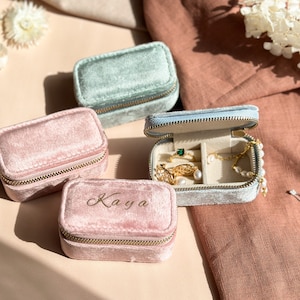 Mini portagioie personalizzato in velluto, piccolo porta anelli da viaggio, regali per damigelle d'onore, portagioie da viaggio personalizzato, regalo per la festa della mamma e il compleanno