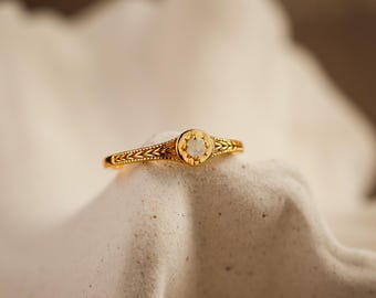 Anel de Opala Estrela em Ouro Vermeil 14K, Joia com Pedra de Nascimento de Outubro, Anel de Sinete Delicado em Ouro