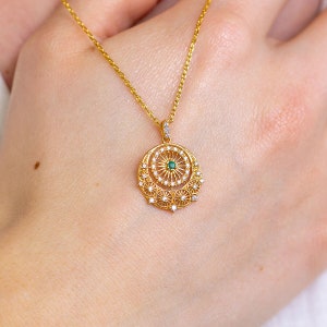 Natural Emerald Gold Necklace, Sunbeam Gold Medallion Disc Necklace, Sun Coin Necklace, Birthday Gifts for Her, Birthstone Necklace