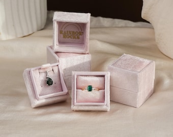 Caja de terciopelo de lujo para anillos en rosa ruborizado, caja para anillos de compromiso, caja para anillos de boda, mini caja para collares y pendientes, caja cuadrada pequeña para guardar anillos