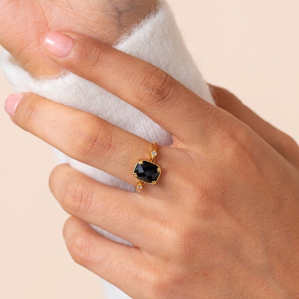 14K Solid Gold Black Onyx Ring, 9K Art Deco Ring, Vintage Style Ring, Alternative Engagement Ring, Unique Gemstone Ring, Gifts for Her