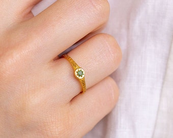 Genuine Emerald Mini Signet Ring, gold vermeil Ring, Gemstone Ring, Unique Vintage style ring, Christmas Gift
