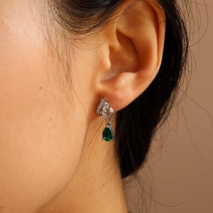Real Emerald Silver Earrings, Sterling Silver Emerald Vintage drop earrings, Gift for Mum, Birthday Gifts