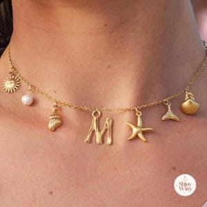 Collar personalizado con inicial de la A a la Z – Collar con letra de concha de playa para mujer – Joyería con monograma y nombre bañada en oro de 14 k