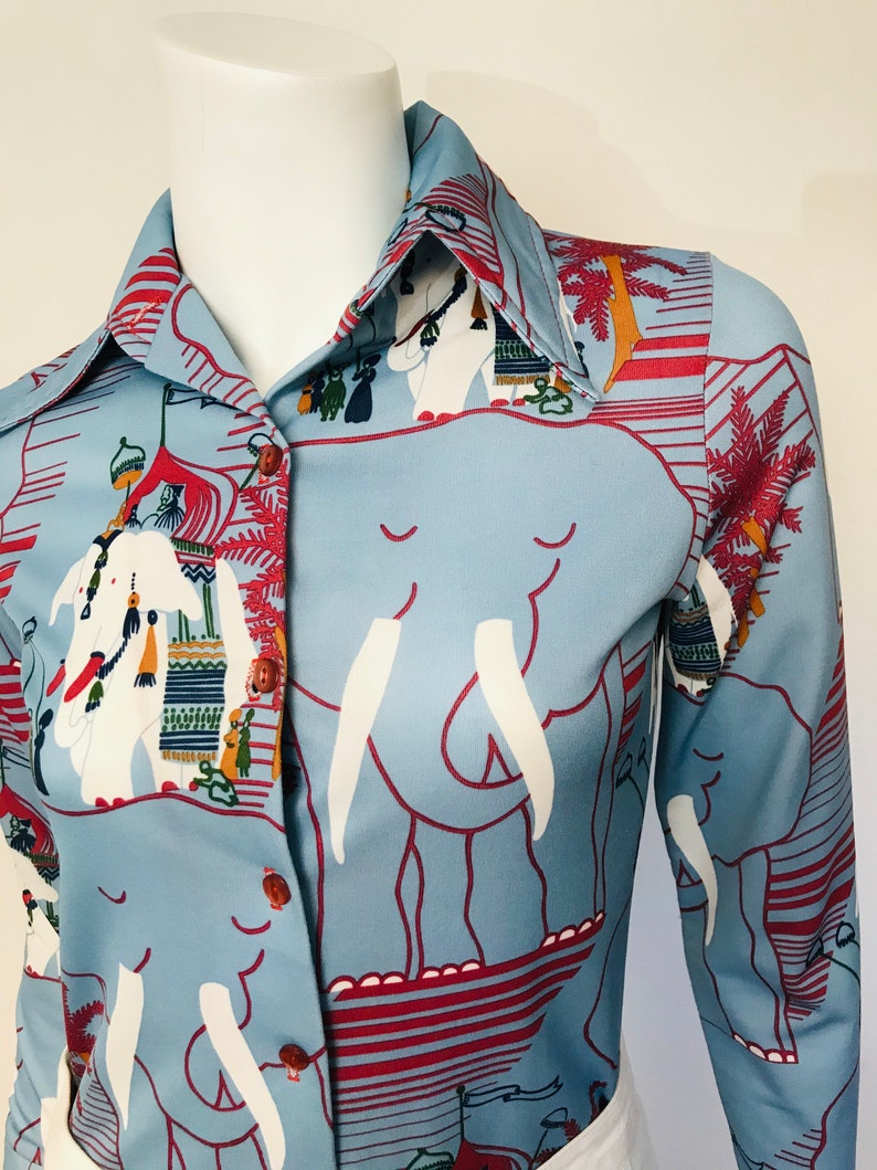 SZ XS 70s sky bluered \u201cElephant Royalty\u201d button down