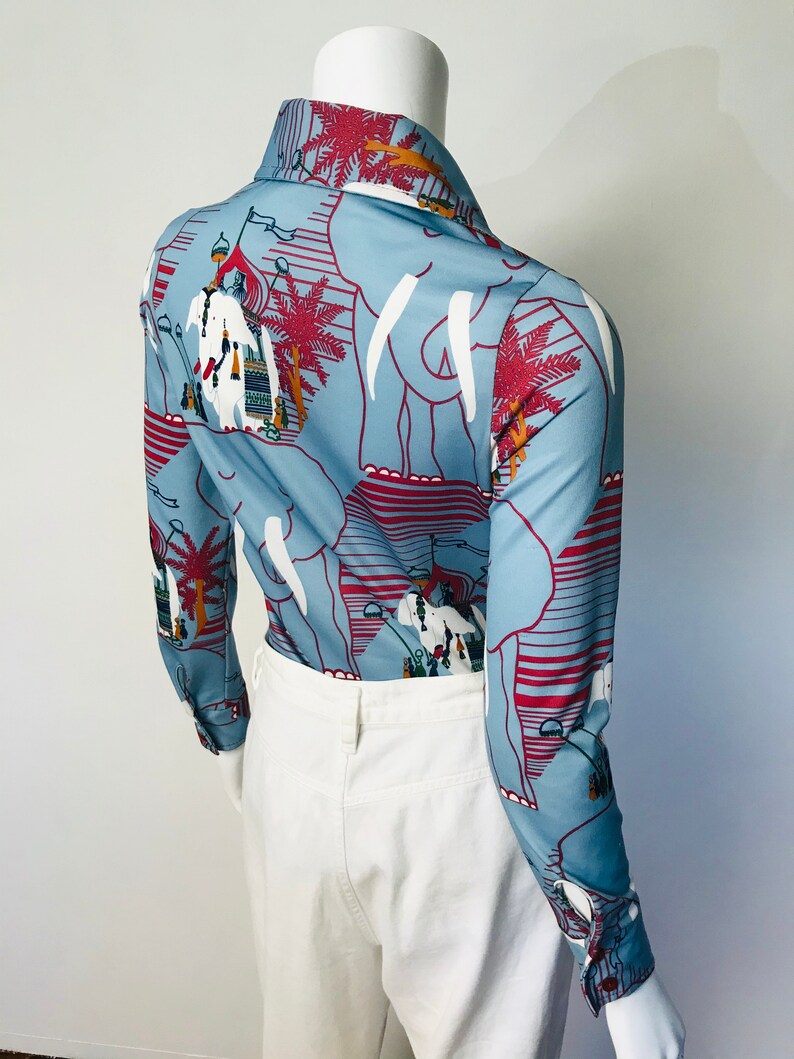 SZ XS 70s sky bluered \u201cElephant Royalty\u201d button down