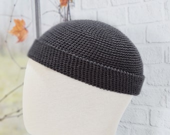 Bonnet de pêcheur en laine mérinos au crochet Chapeau docker gris foncé Casquette docker d’hiver faite à la main