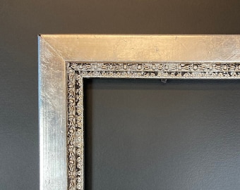 Antique Silver Leaf Picture Frame with a Contemporary Finish for a 11.5 x 9.625" photo