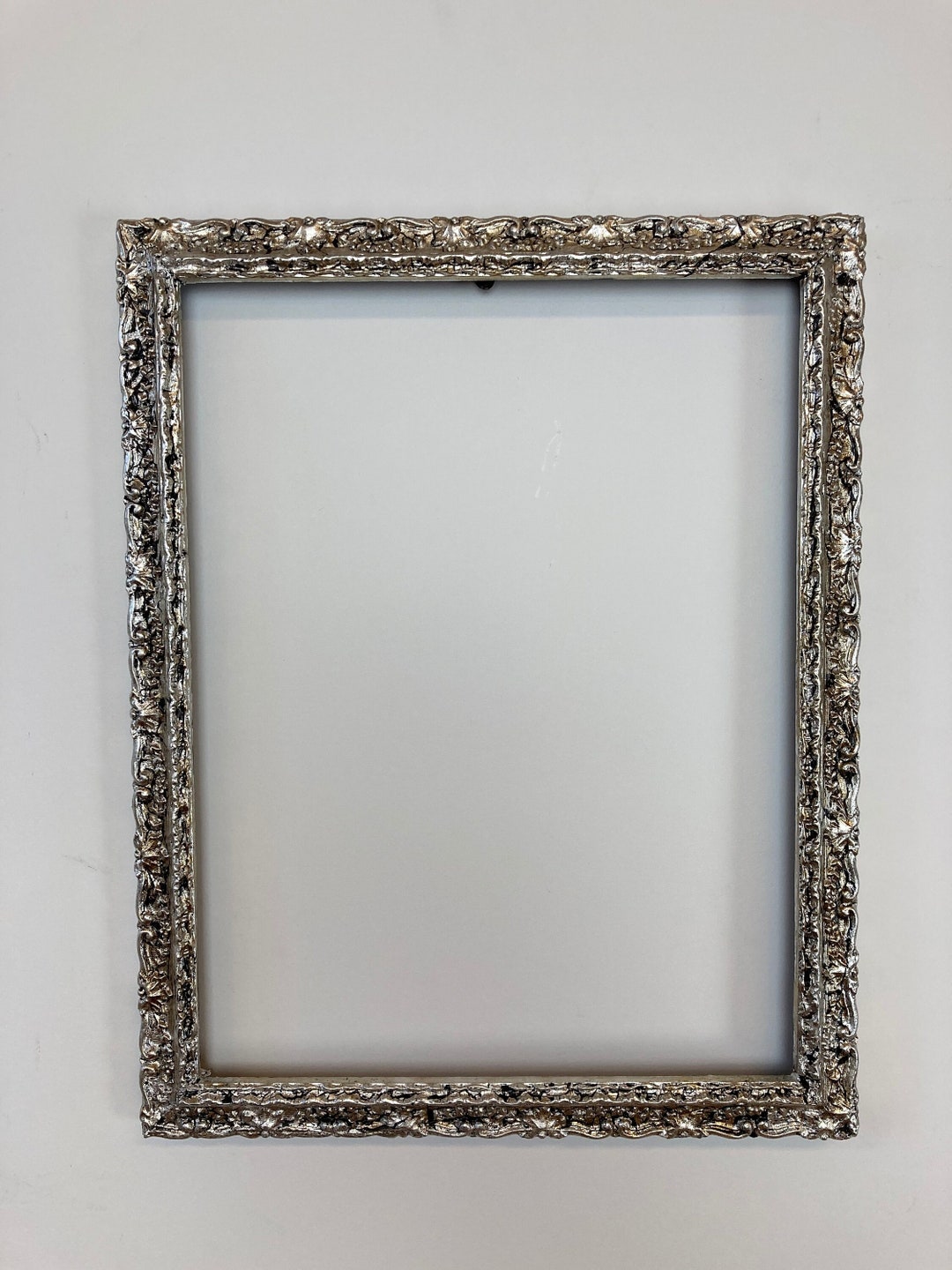 Antique Silver Leaf Picture Frame with a Contemporary Finish for a 13 x