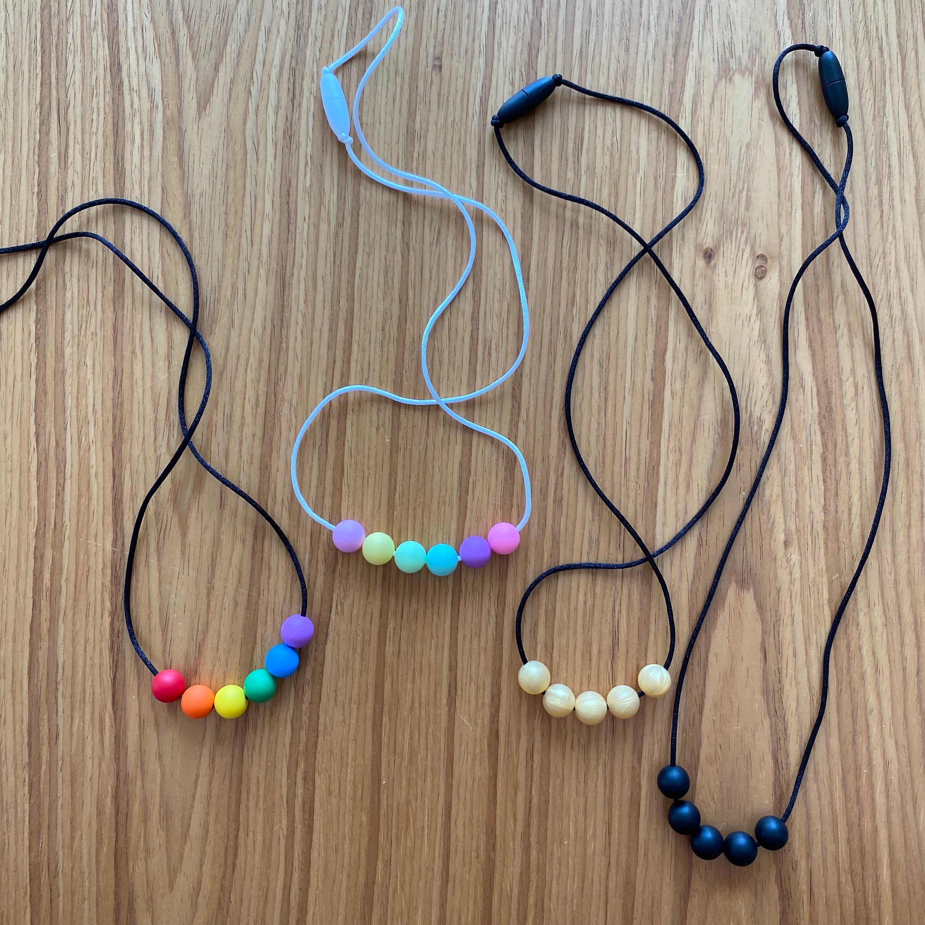 Amazon.com : Teething Necklace for Baby and Mom to Wear, Sensory Chew  Necklaces for Kids Silicone Chew Toys for Autistic Children or SPD ADHD  Anxiety Nursing Biting, Oral Motor Teether Toys for