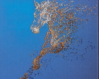 Kit de bordado con cuentas Semental Dorado – Arte mural de caballo majestuoso para hacer tú mismo (30 x 30 cm)