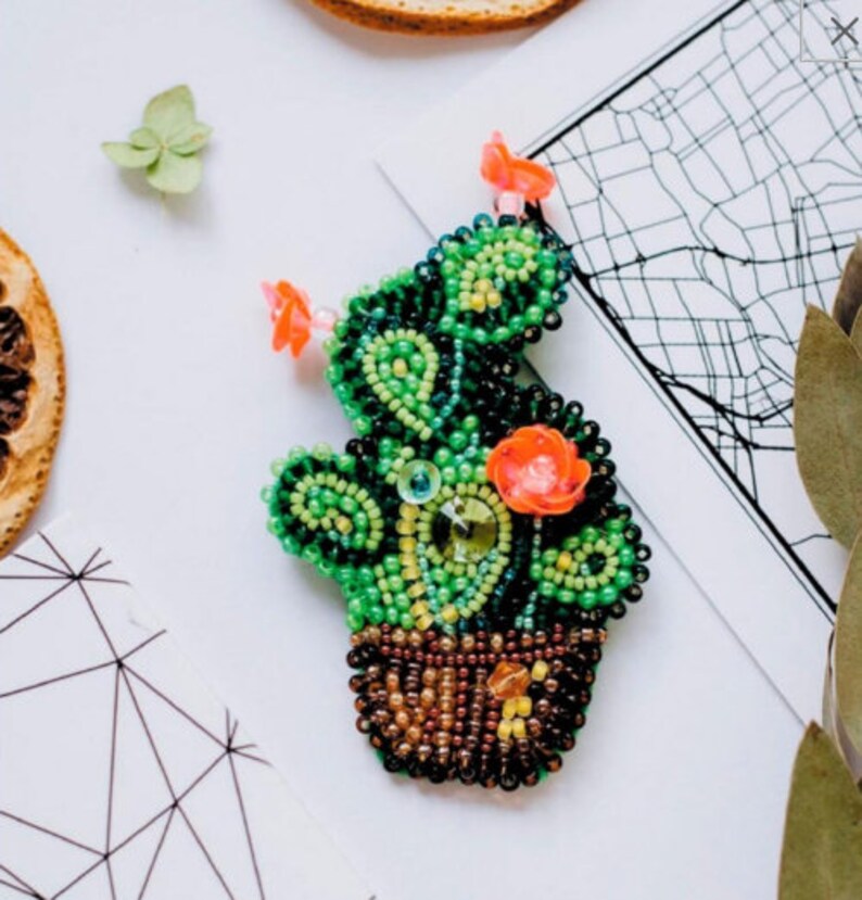 DIY beaded brooch Cactus \u0421actus embroidery