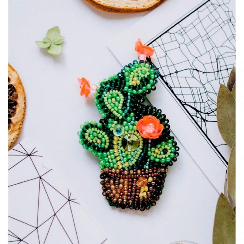 DIY beaded brooch Cactus \u0421actus embroidery