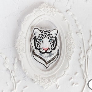 DIY beaded brooch kit  White Tiger, Brooch making, Seed beaded brooch, DIY brooch,bead embroidery kit, Beaded Brooch Pin, Beaded Animal kits